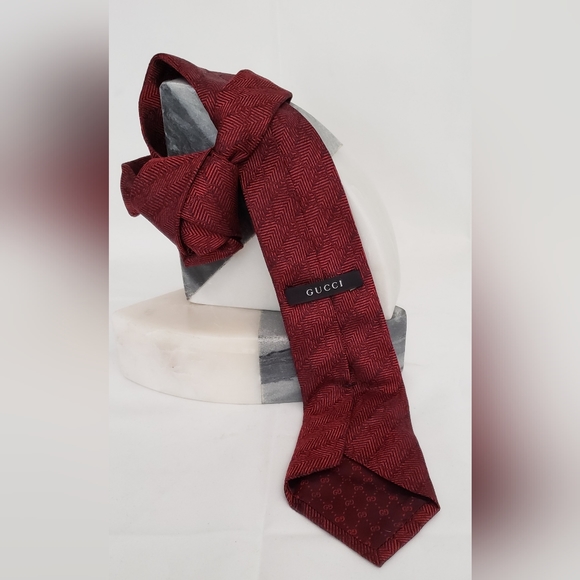 Vintage Gucci classic double GG design,jacquard, silk necktie. EUC - Picture 5 of 11